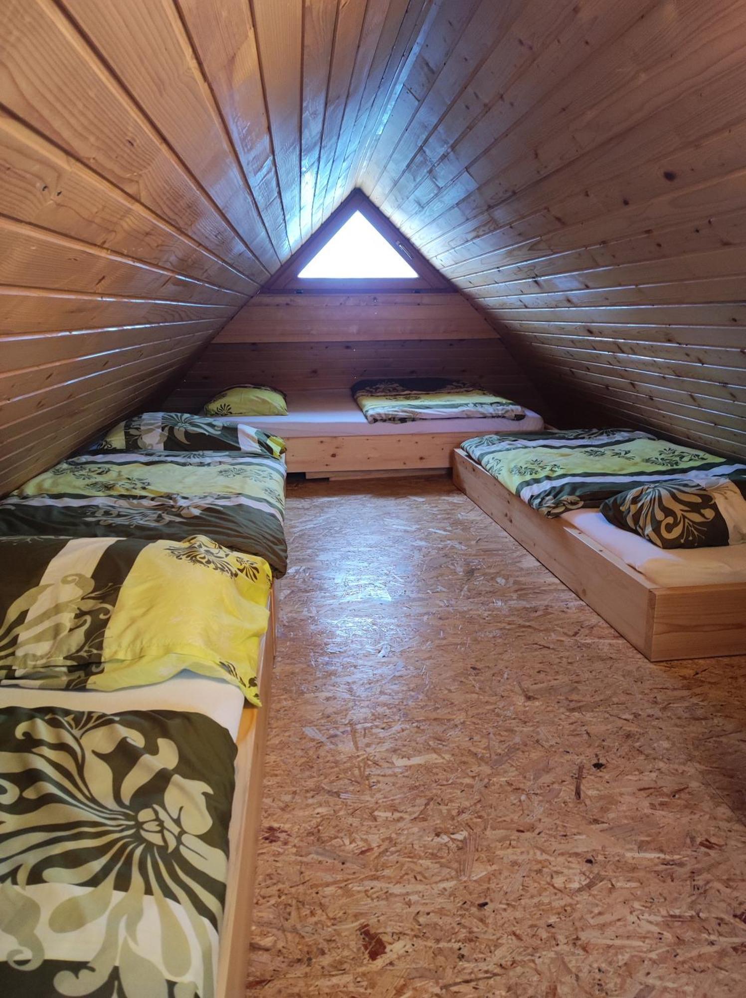 Apartmaji Vrhovnik Cerklje na Gorenjskem Esterno foto