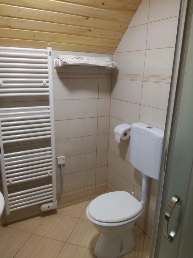 Appartamento Apartmaji Vrhovnik Cerklje na Gorenjskem Esterno foto