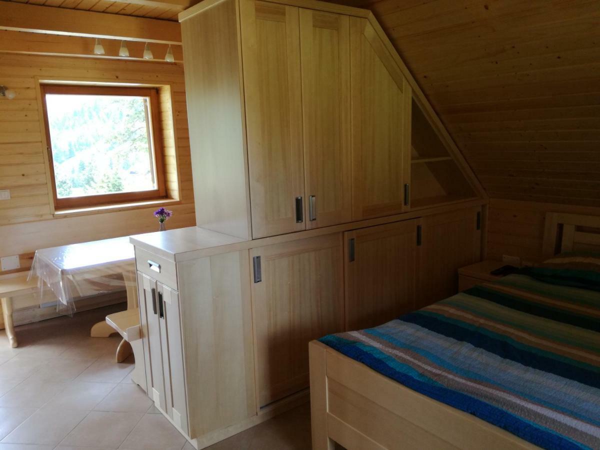 Apartmaji Vrhovnik Cerklje na Gorenjskem Esterno foto