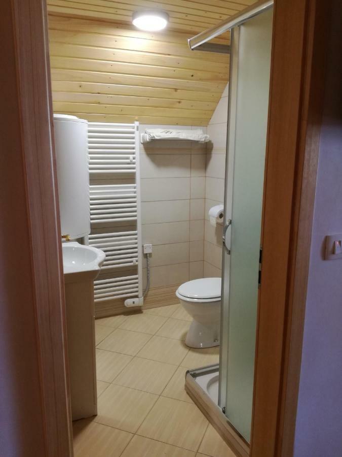 Appartamento Apartmaji Vrhovnik Cerklje na Gorenjskem Esterno foto